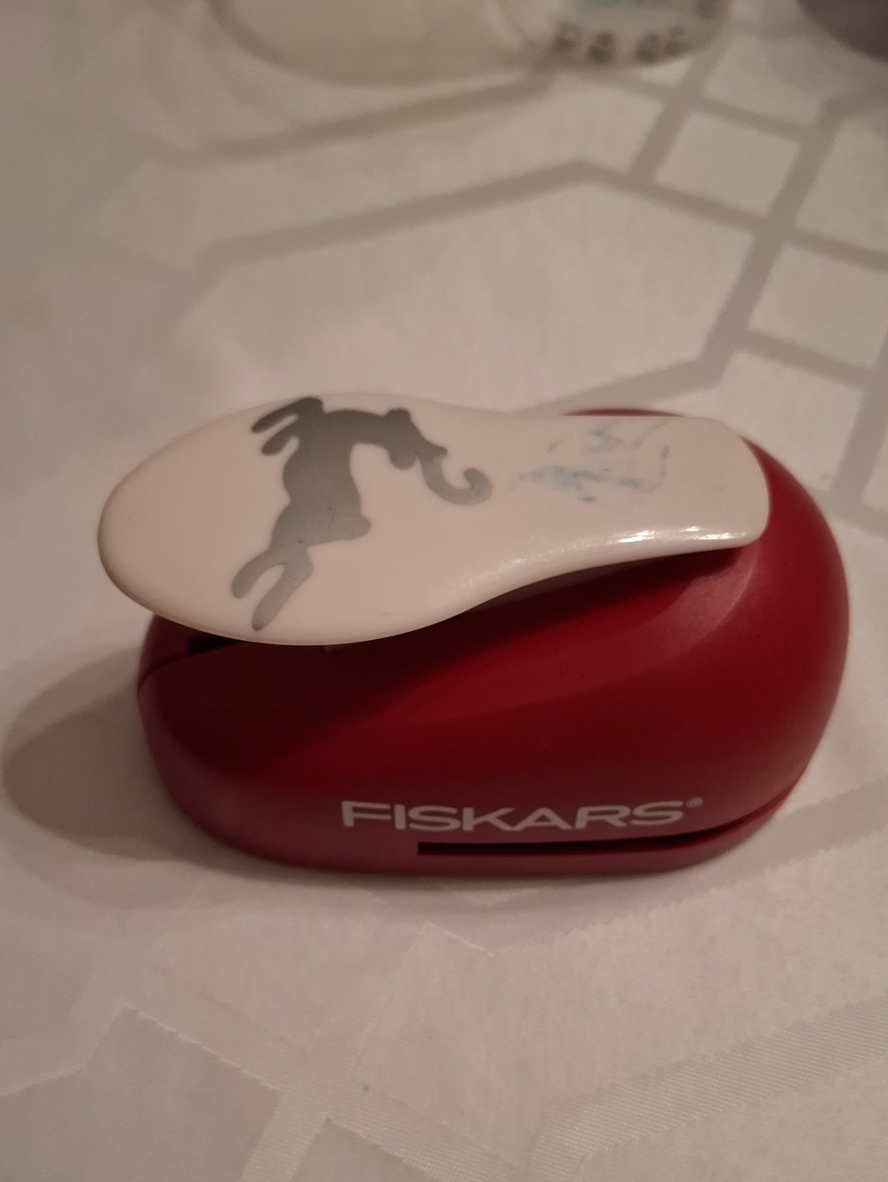 Fiskars Reindeer Decorative Craft Punch with White Handle